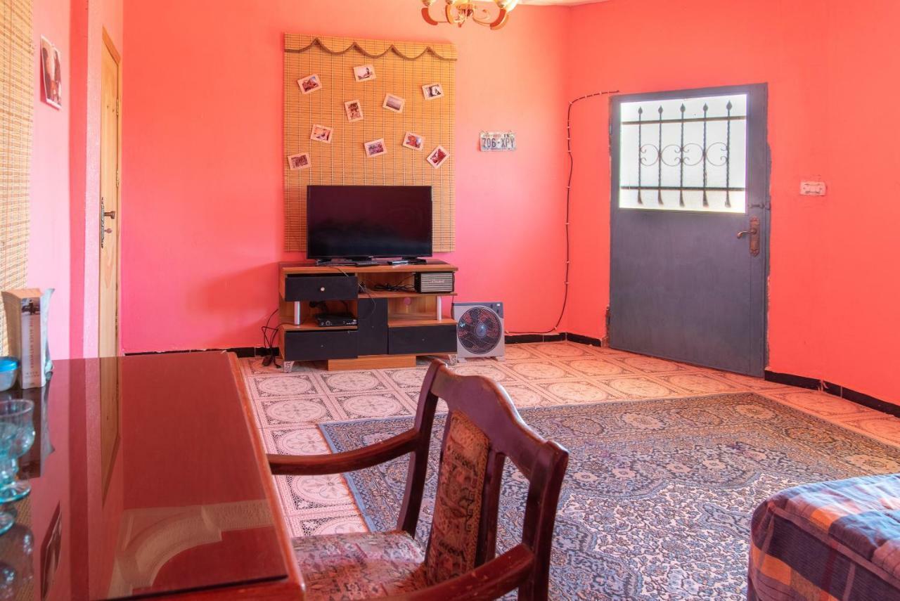 Bedouin Pink Ecohouse Bed & Breakfast Wadi Musa Eksteriør bilde